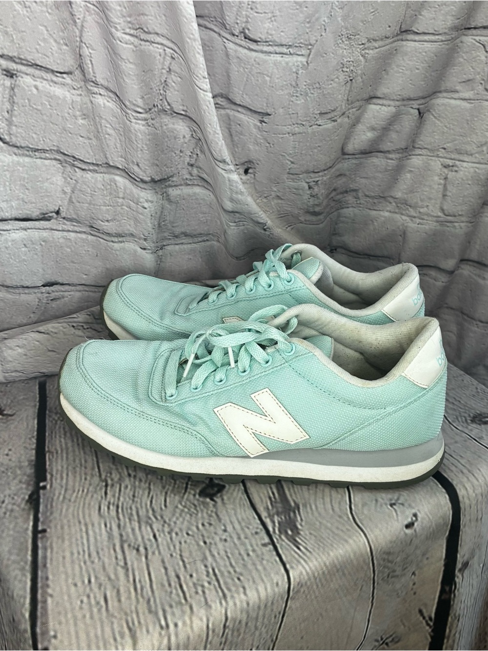 New Balance 501 Retro Low Top Lifestyle Running Fashion Sneakers Aqua Mint Sz 9 - Picture 1 of 13
